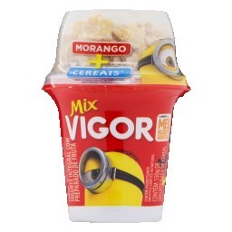 Iogurte com Polpa de Morango Parcialmente Desnatado Mix + Sucrilhos VIGOR 150g